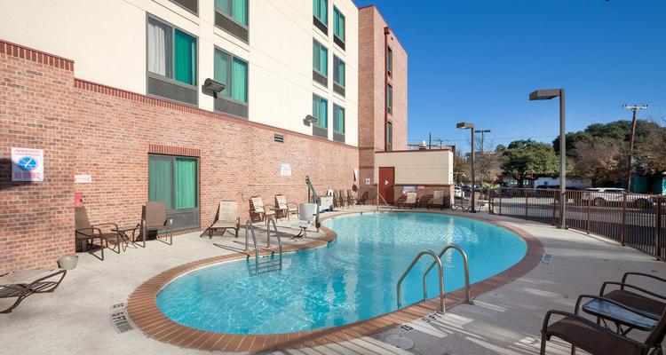 Comfort Inn Suites San Antonio Airport Pet Policy