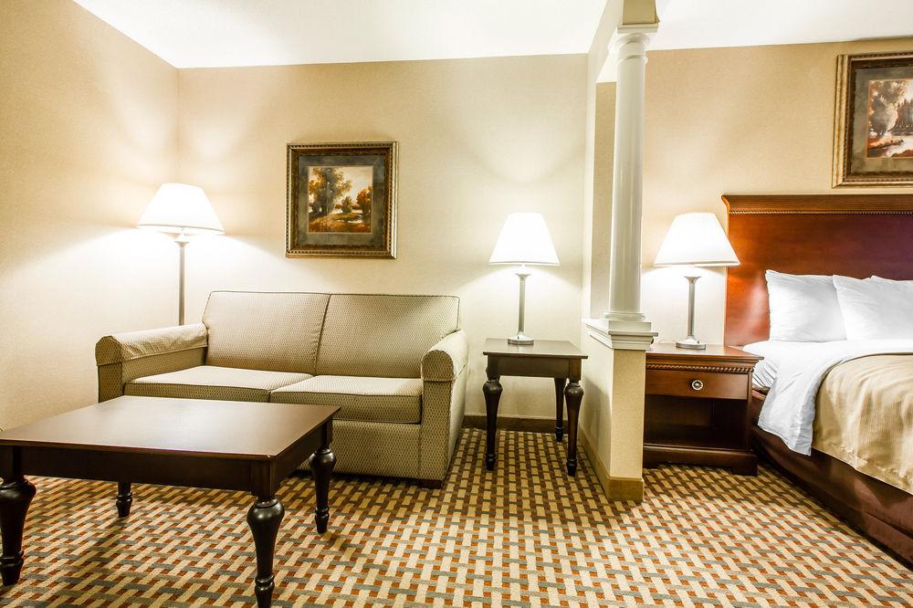 Comfort Inn Suites Scarborough Pet Policy