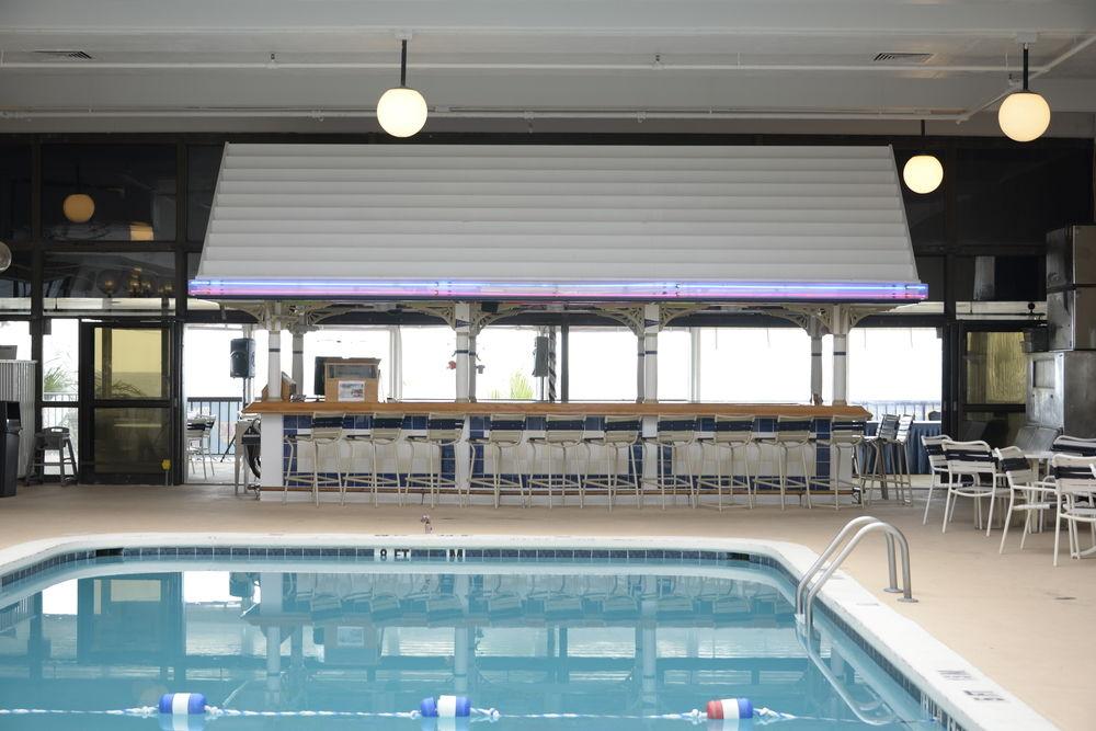 Clarion Resort Fontainebleau Hotel Pet Policy