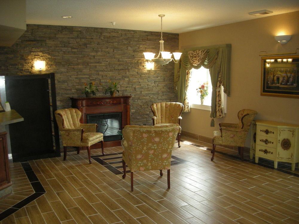 Quality Inn Suites Pet Policy