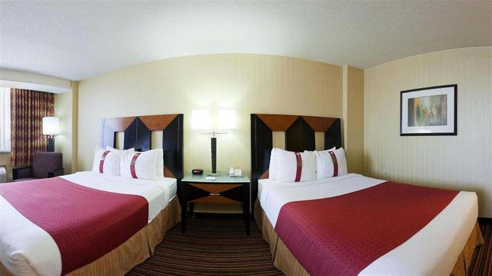 Holiday Inn Long Beach Downtown Pet Policy