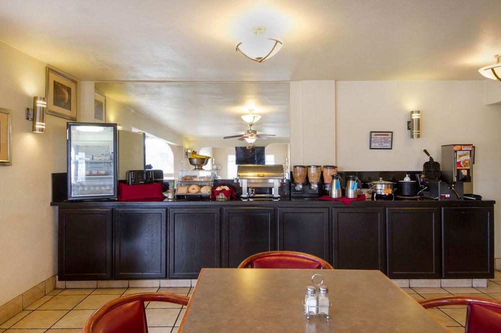 Clarion Resort Eureka Pet Policy