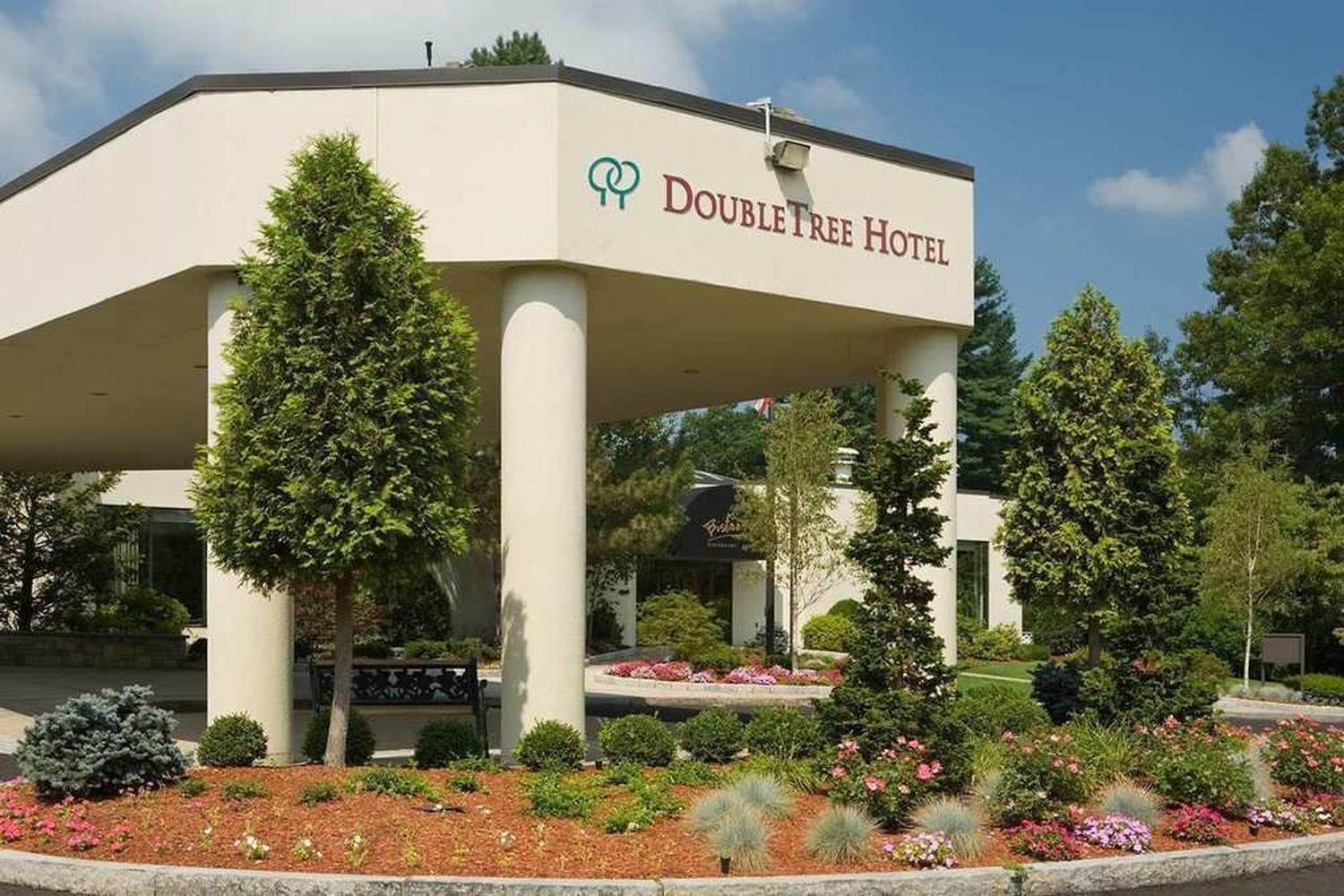 Hotel Pool Picture Of Doubletree By Hilton Hotel Boston Bedford Glen Tripadvisor