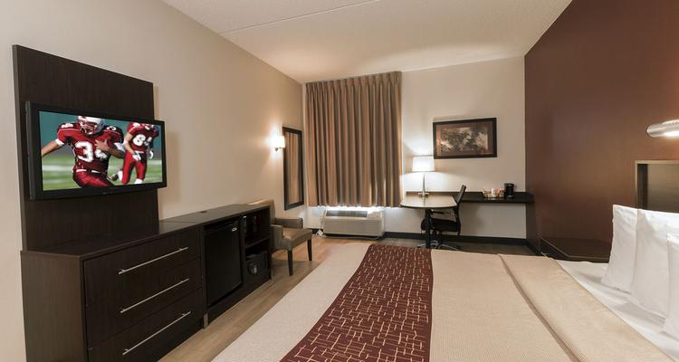 Red Roof Plus Long Island Garden City Pet Policy