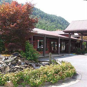 Pet Friendly Hotels in Cherokee, NC BringFido
