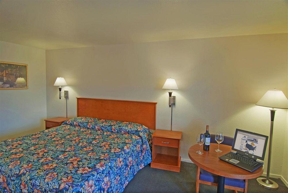 Americas Best Value InnSanta Rosa Pet Policy