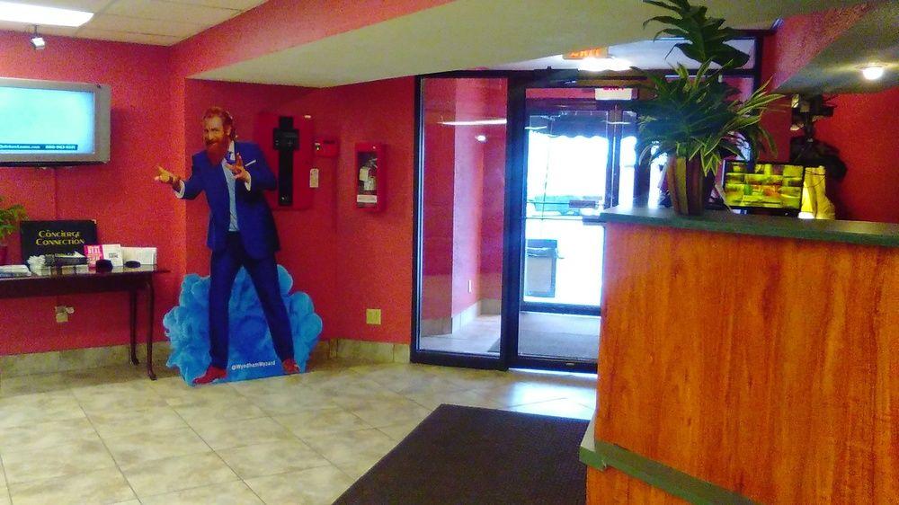 Days Inn Cleveland Lakewood Pet Policy