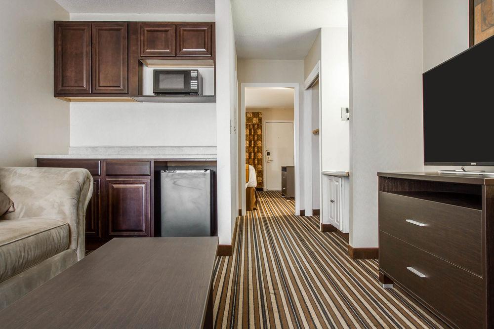 Quality Inn Suites South Portland Pet Policy