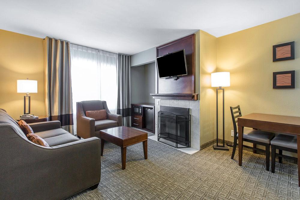 Comfort Inn Ventura Beach Pet Policy