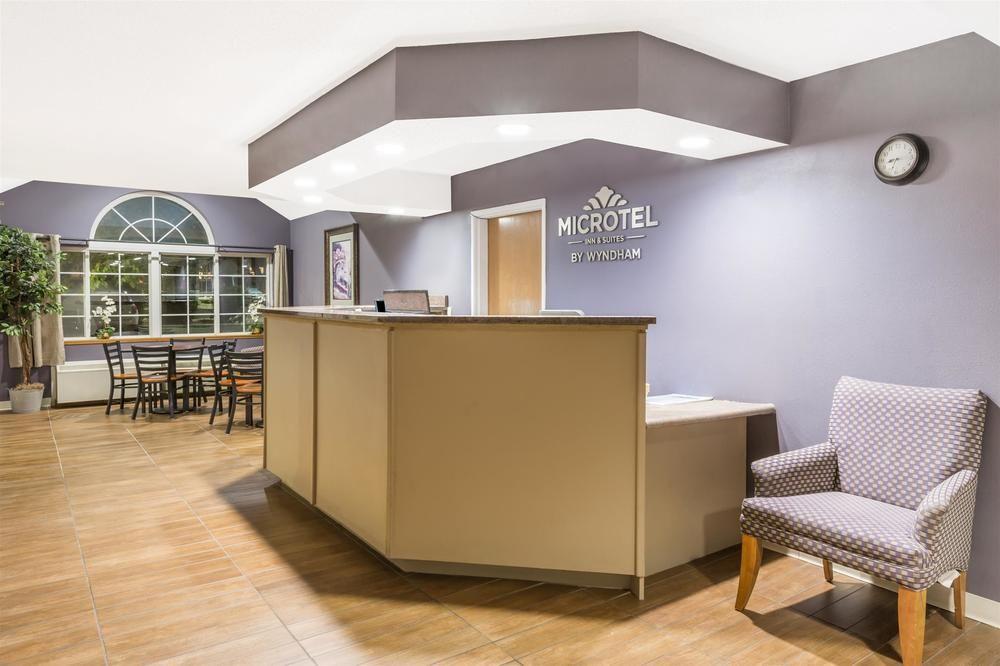 Microtel Inn & Suites by Wyndham Sioux Falls Pet Policy