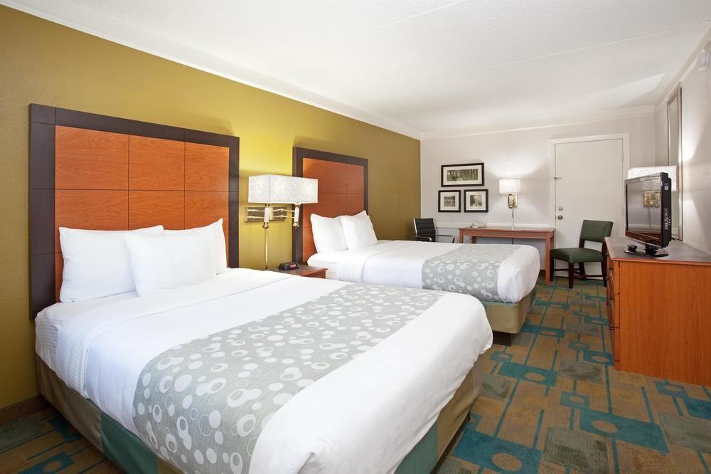 La Quinta Inn Denver Central Pet Policy