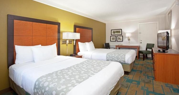 La Quinta Inn Denver Central Pet Policy