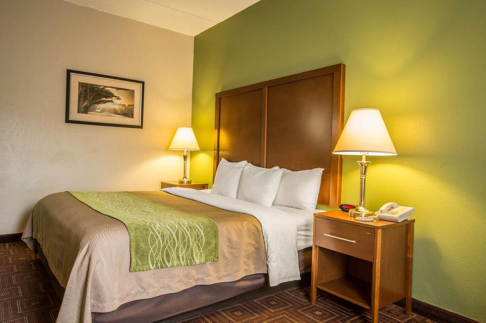 Comfort Inn Asheville Airport Pet Policy