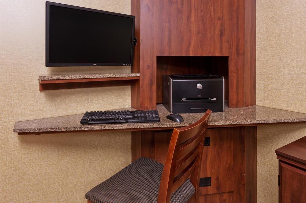Pet Friendly Hotels In Rockford Il Bringfido Cancel free on most hotels. pet friendly hotels in rockford il