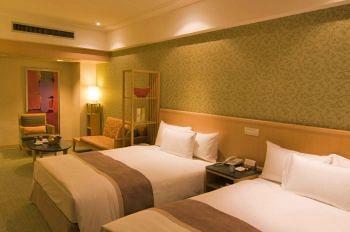 cheap hotels near me that allow dogs