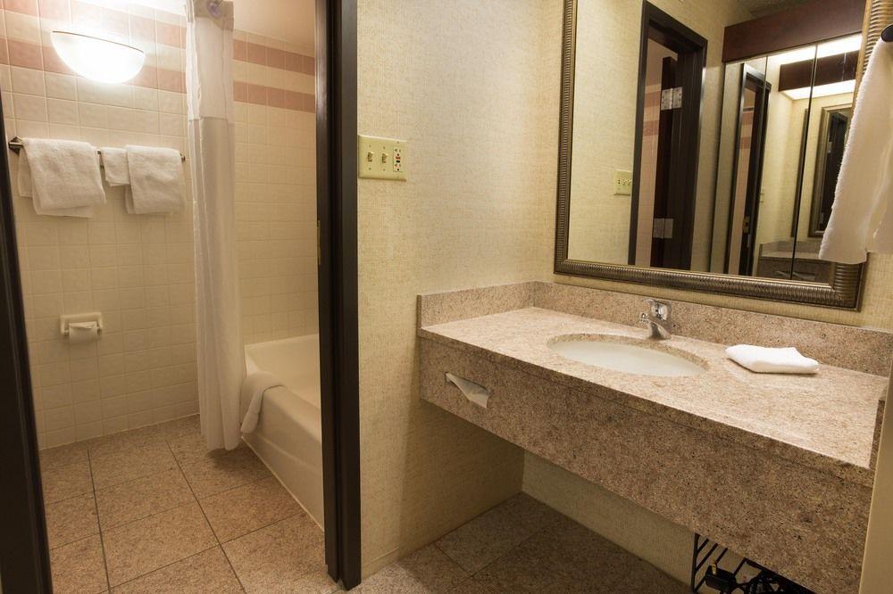 Drury Inn Suites Evansville East Pet Policy