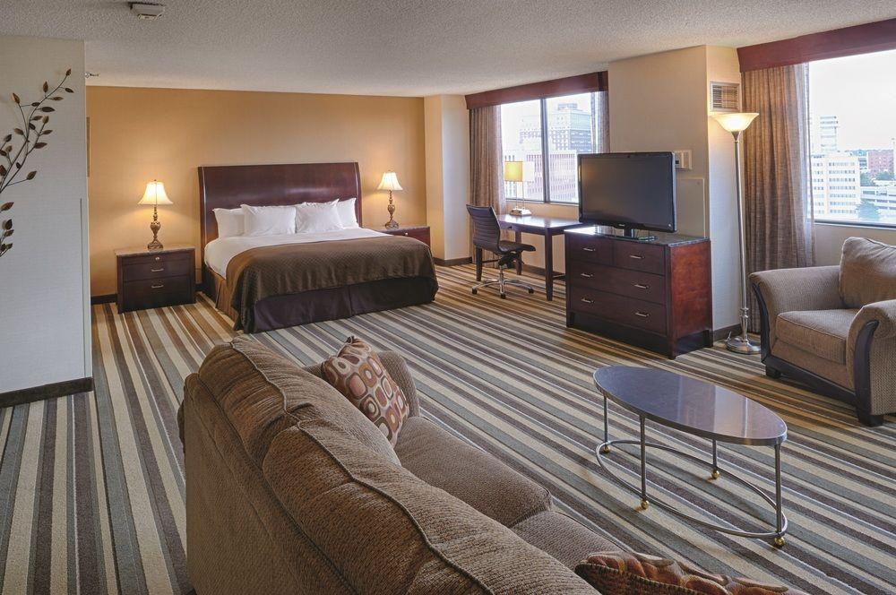 Doubletree By Hilton Hotel Tulsa Downtown Pet Policy