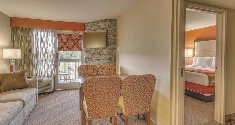 La Quinta Inn Suites Pigeon Forge Pet Policy