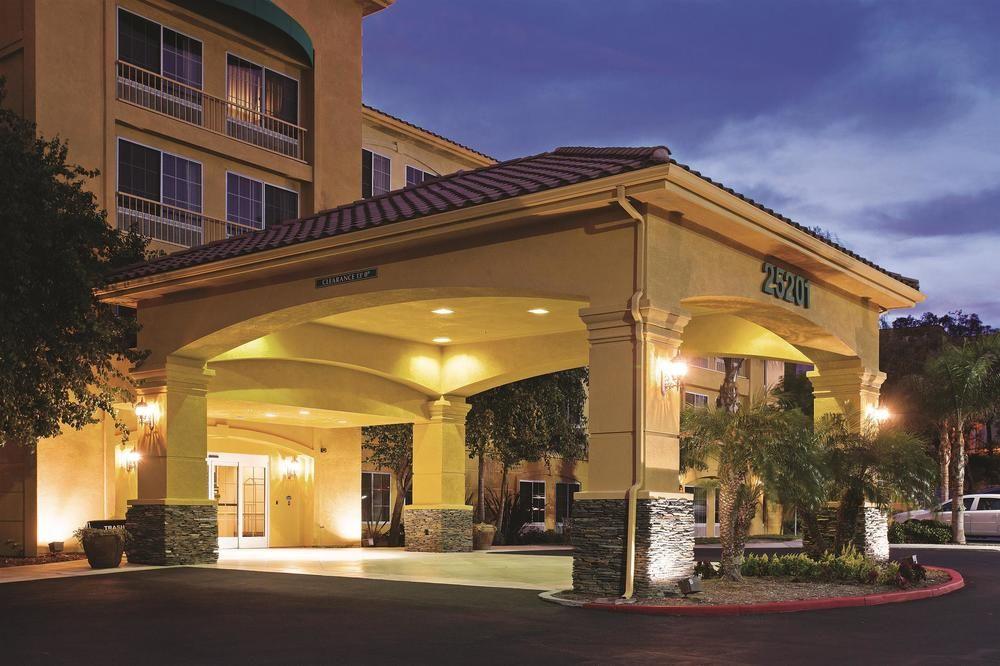 La Quinta Inn Suites Valencia Pet Policy