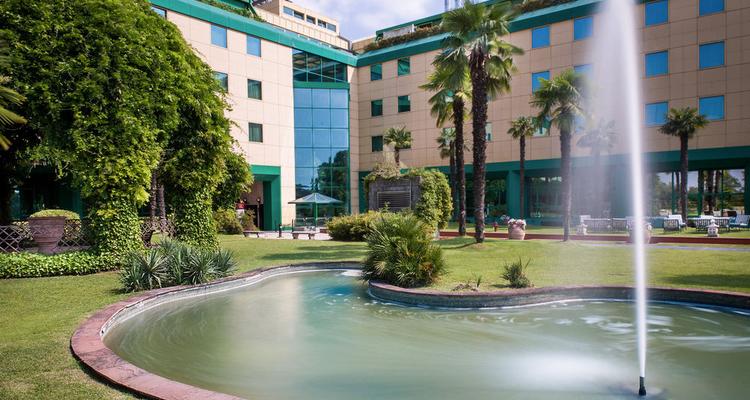 Royal Garden Hotel Pet Policy