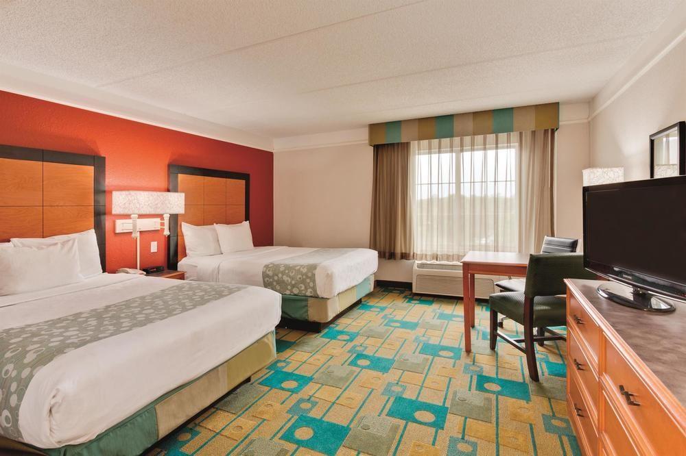 La Quinta Inn Suites Jacksonville Butler Boulevard Pet Policy