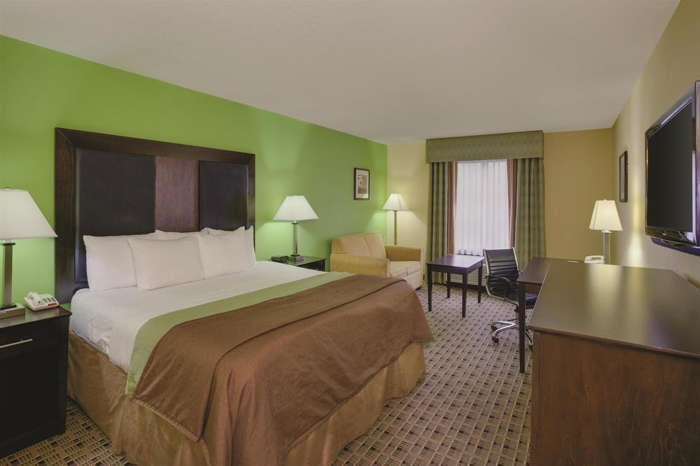 La Quinta Inn Suites Baltimore South Glen Burnie Pet Policy
