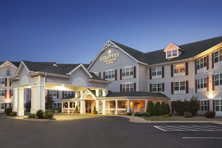Pet Friendly Country Inn and Suites Beckley