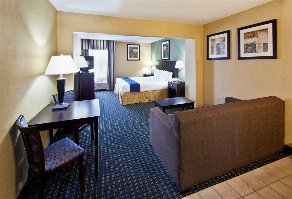 benton harbor mi hotels pet friendly