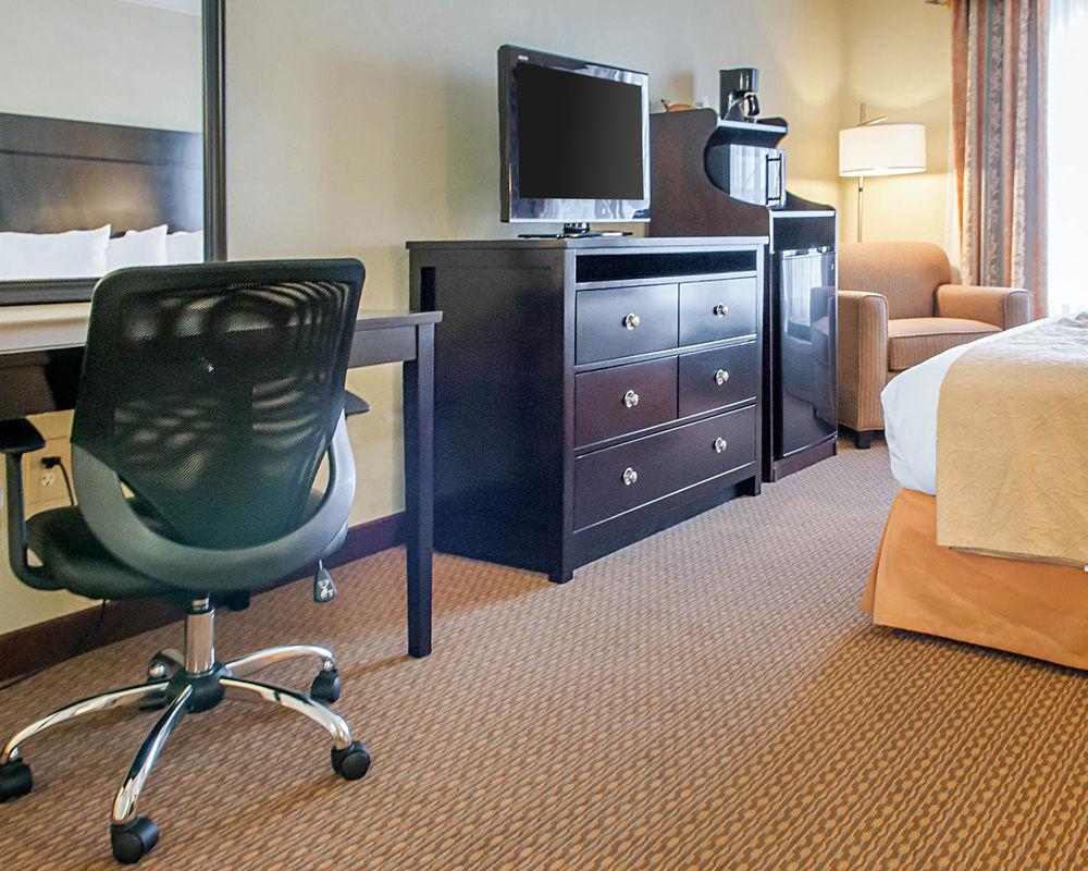 Quality Inn And Suites Gallup Pet Policy