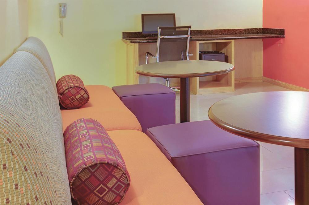 La Quinta Inn Waldorf Pet Policy