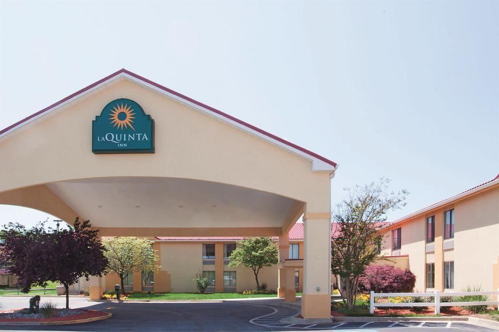 La Quinta Inn Waldorf Pet Policy