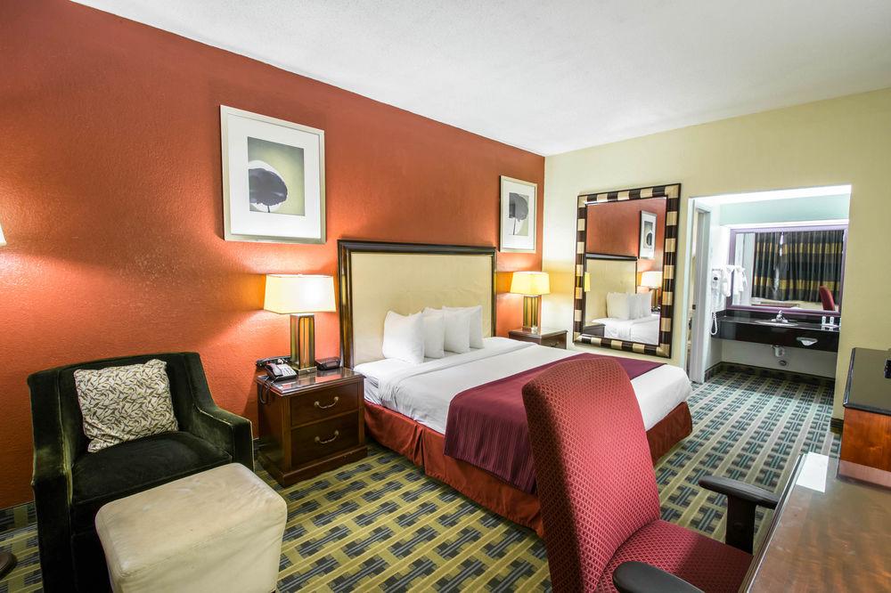 Quality Inn Boca Raton Pet Policy