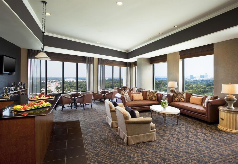 Sheraton Greensboro Hotel At Four Seasons Pet Policy