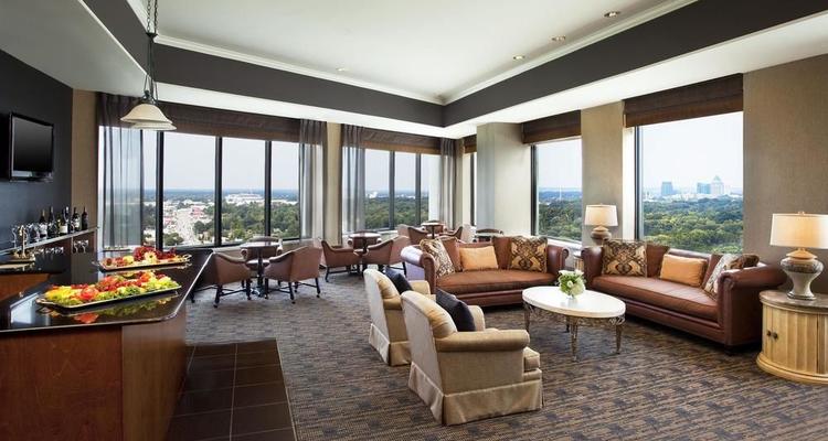 Sheraton Greensboro Hotel At Four Seasons Pet Policy