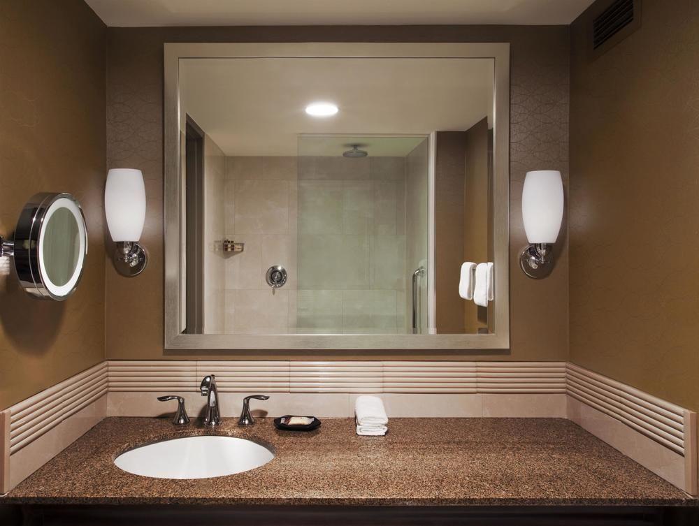 Sheraton Greensboro Hotel at Four Seasons Pet Policy