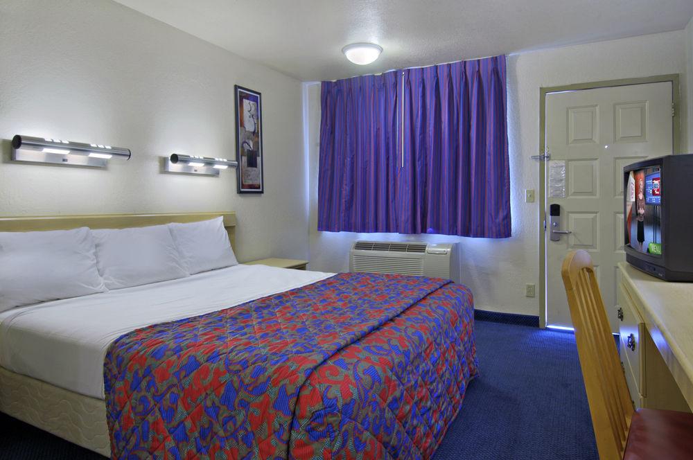 Red Roof Inn Stockton Pet Policy
