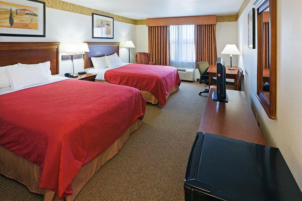 Country Inn Suites Chambersburg Pet Policy