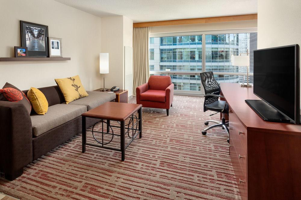 Spring Hill Suites By Marriott Chicago Downtown River North Pet