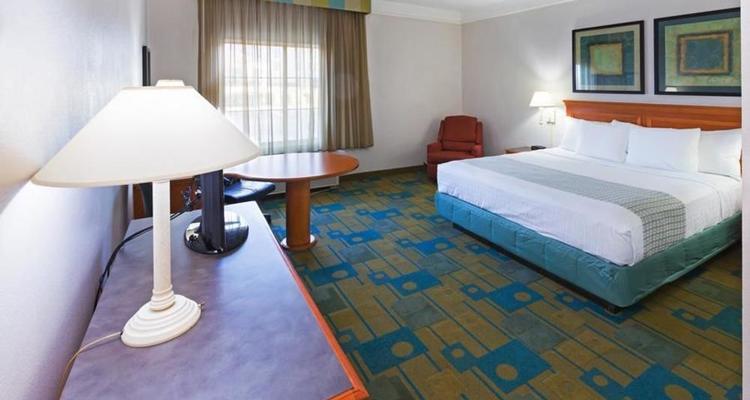 La Quinta Inn Suites Shreveport Airport Pet Policy