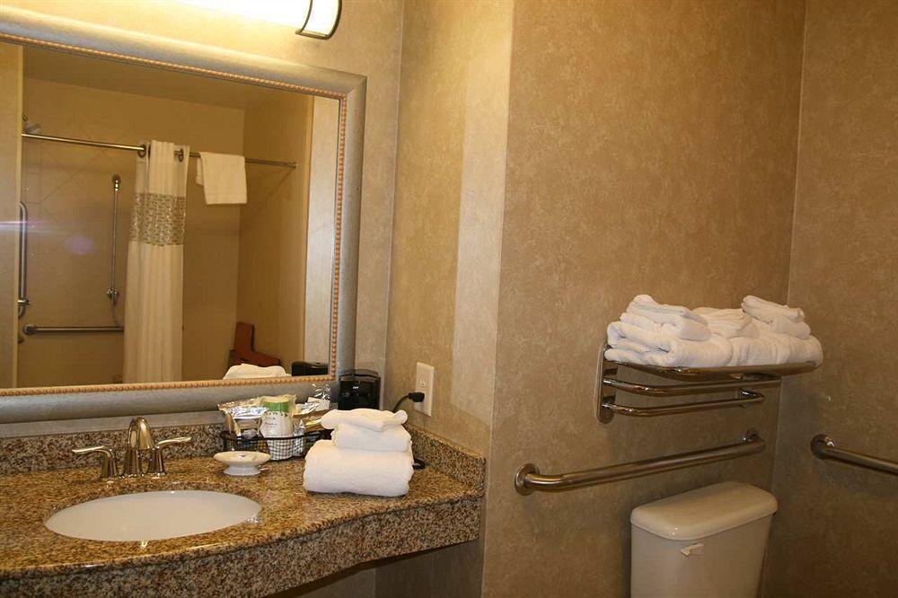 Hampton Inn Harrisonburg South Pet Policy