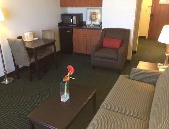 Comfort Suites Denver International Airport Pet Policy