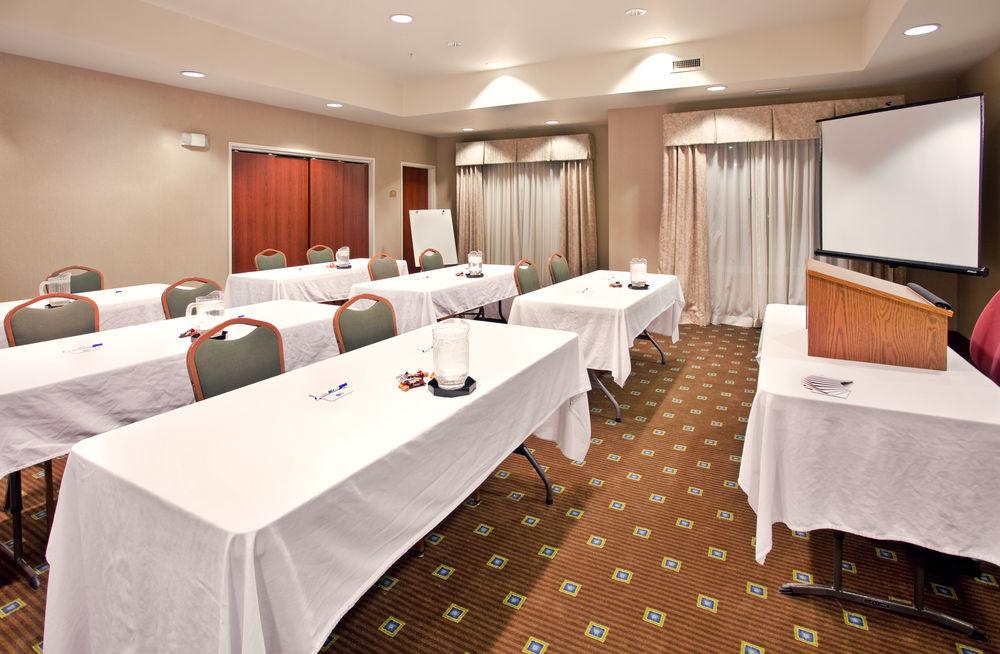 Pet Friendly Hotels In Independence Mo Bringfido