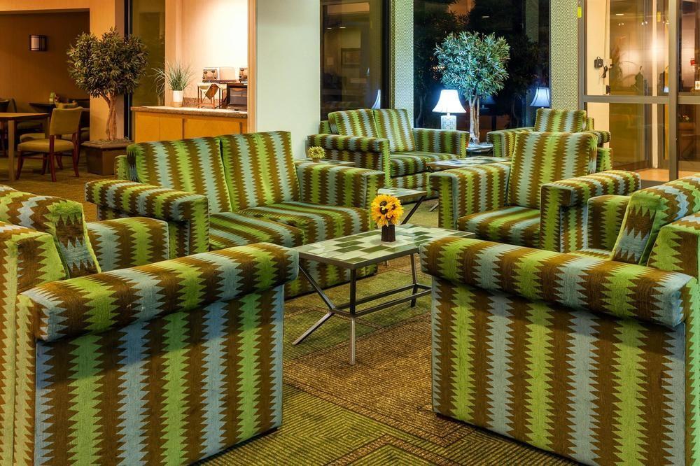 La Quinta Inn Suites Seattle Seatac Pet Policy