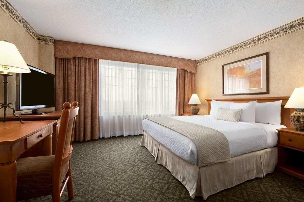 Embassy Suites By Hilton Dallas Dfw Airport North Pet Policy