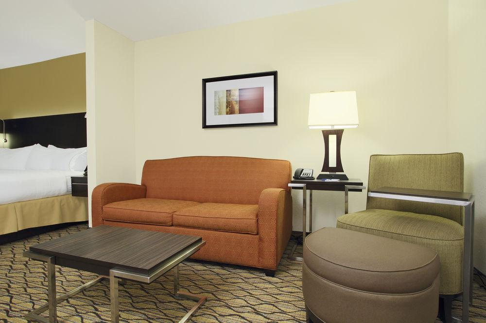 Holiday Inn Express Hotel Suites Colorado Springs Pet Policy