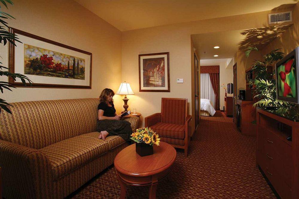 Hilton Garden Inn Las Vegas Henderson Pet Policy