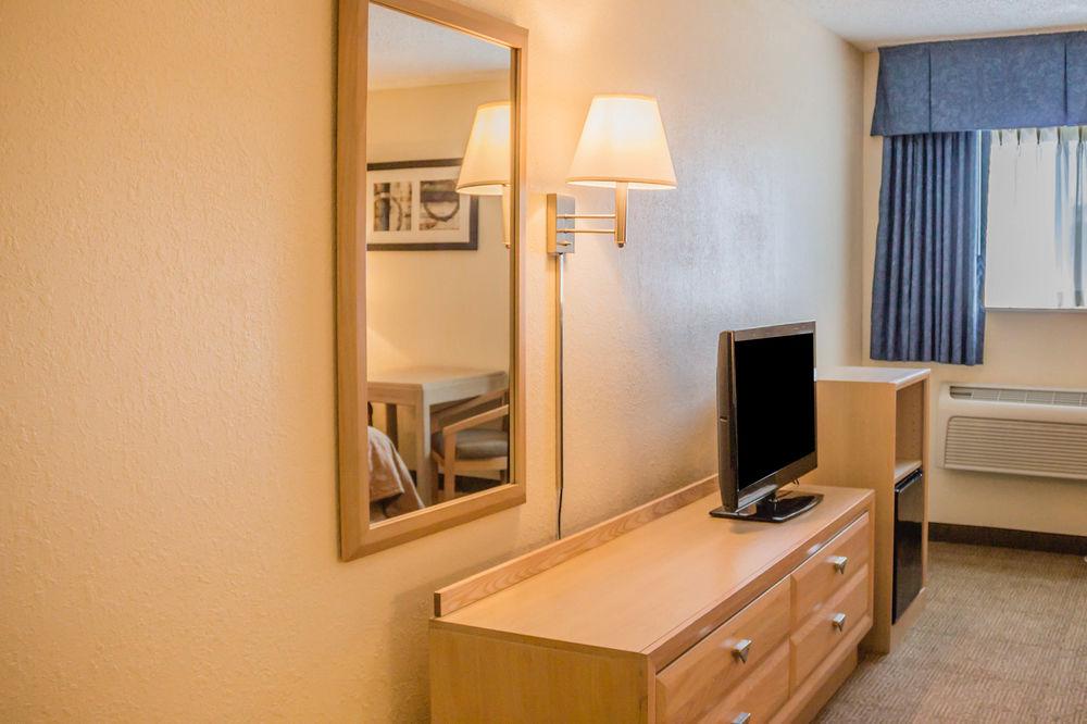 Quality Inn Port Clinton Pet Policy