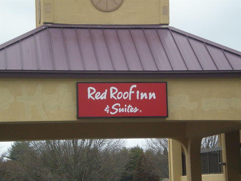 Very Disappointed Review Of Red Roof Inn Suites Clinton Clinton Tn Tripadvisor