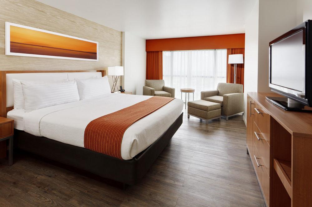 Holiday Inn San Antonio Riverwalk Pet Policy