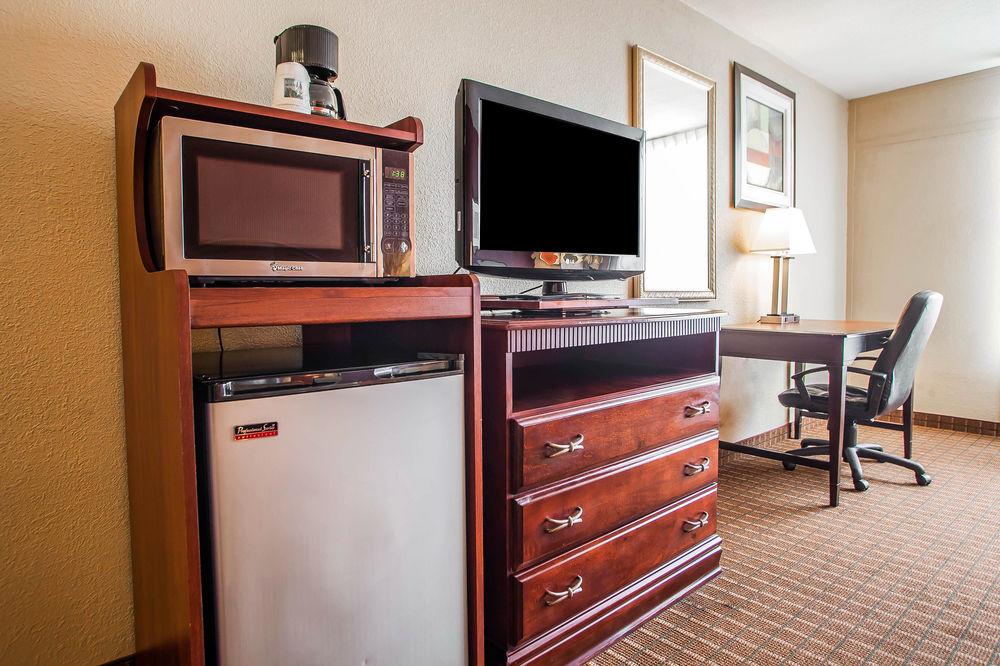 Quality Inn Fort Dodge Pet Policy